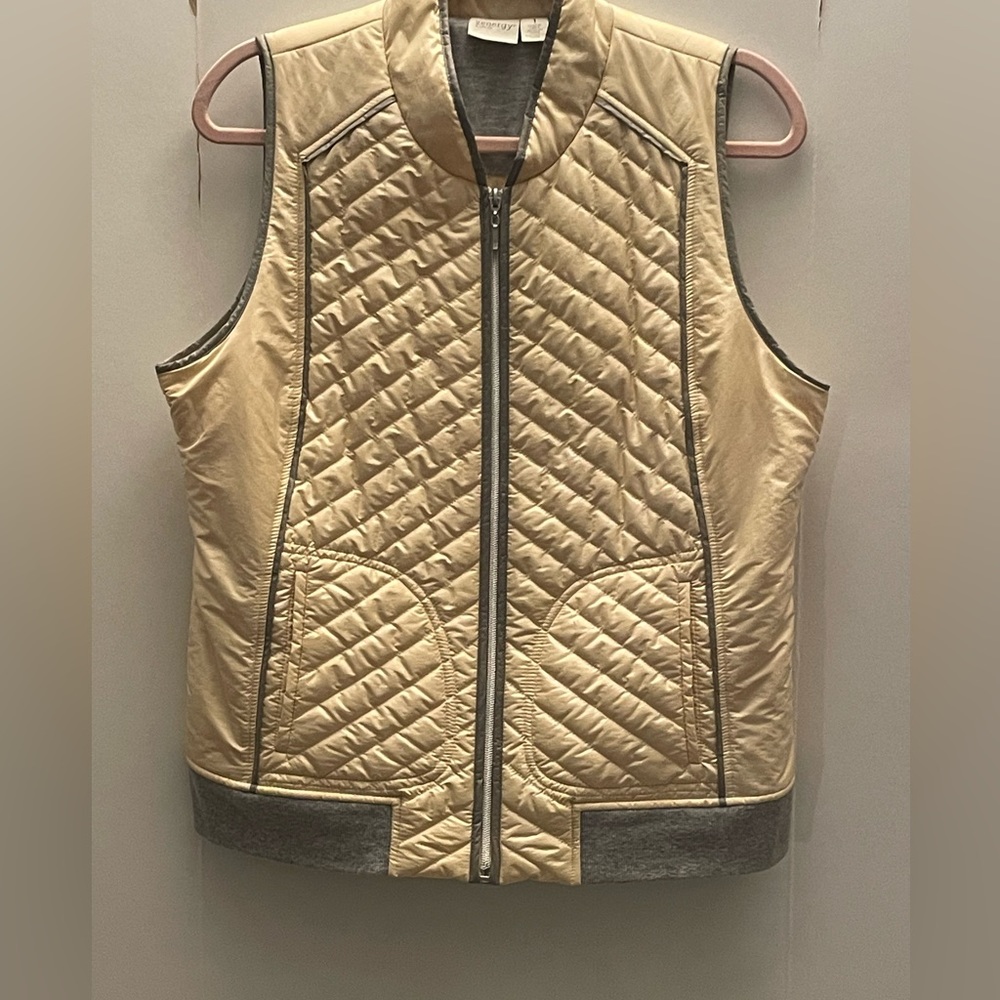 Chicos, Francine Filled Cozy Vest, Zynergy US Size 8 Medium Zip Front Pockets